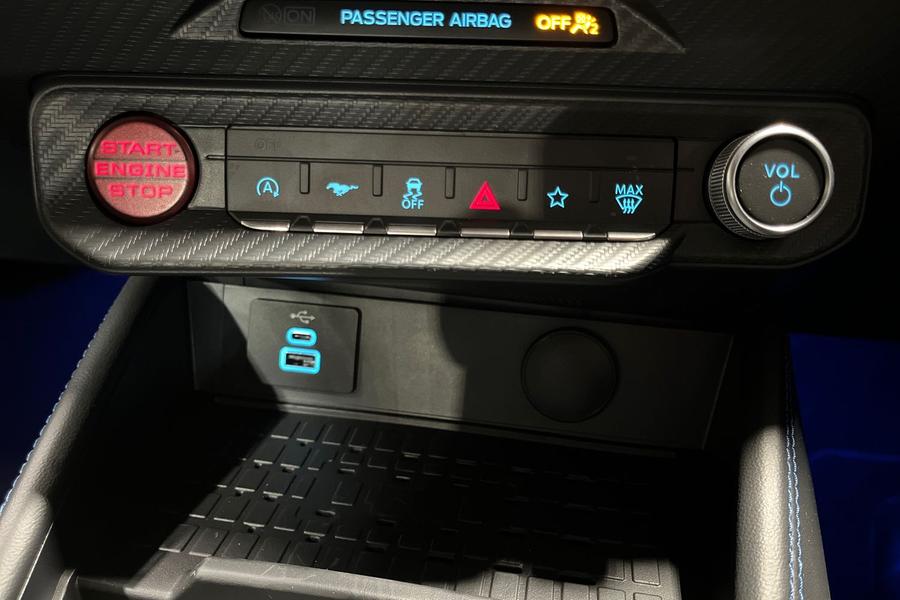 Ford MUSTANG Photo autoimg-7af740ec408983f665a9ba9cc74c4d6cd4e68c4f.jpg