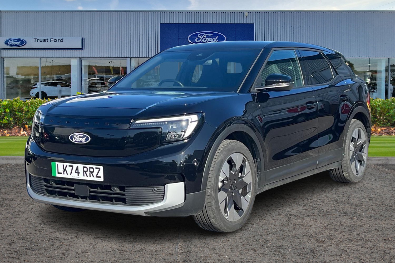 Ford Explorer Photo 4