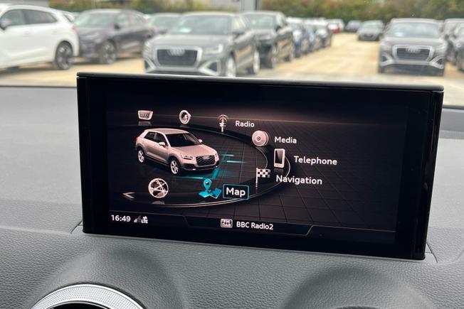 AUDI Q2 Photo 13