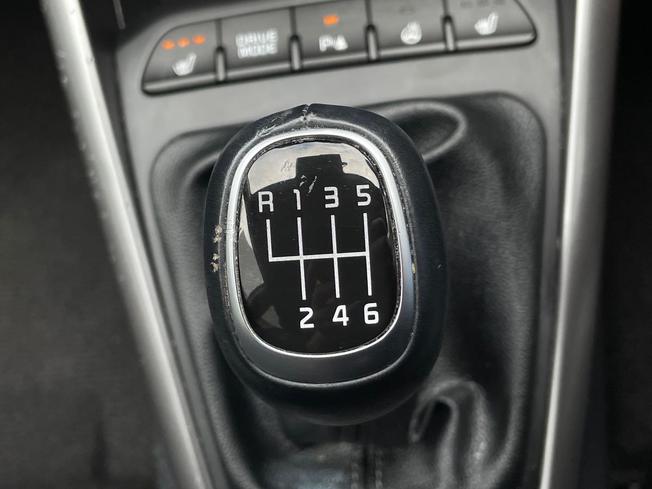KIA Stonic Photo 43