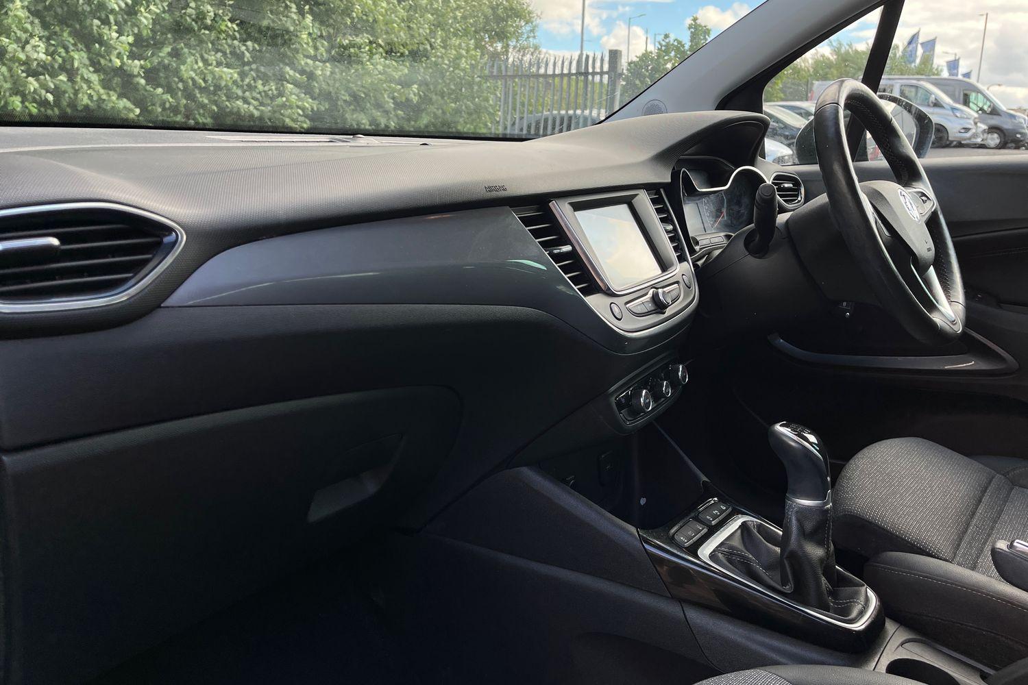 Vauxhall CROSSLAND Photo 17