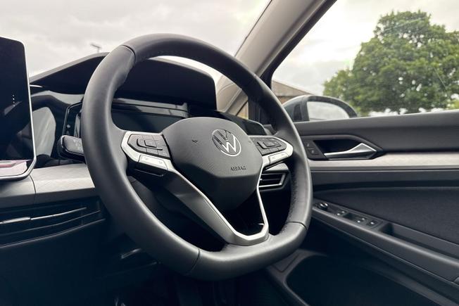 VOLKSWAGEN Golf Photo 26