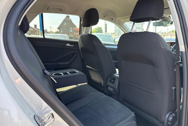 VOLKSWAGEN T-Roc Photo 37