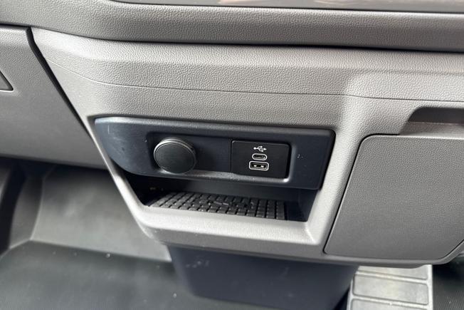 VOLKSWAGEN Transporter Photo 43
