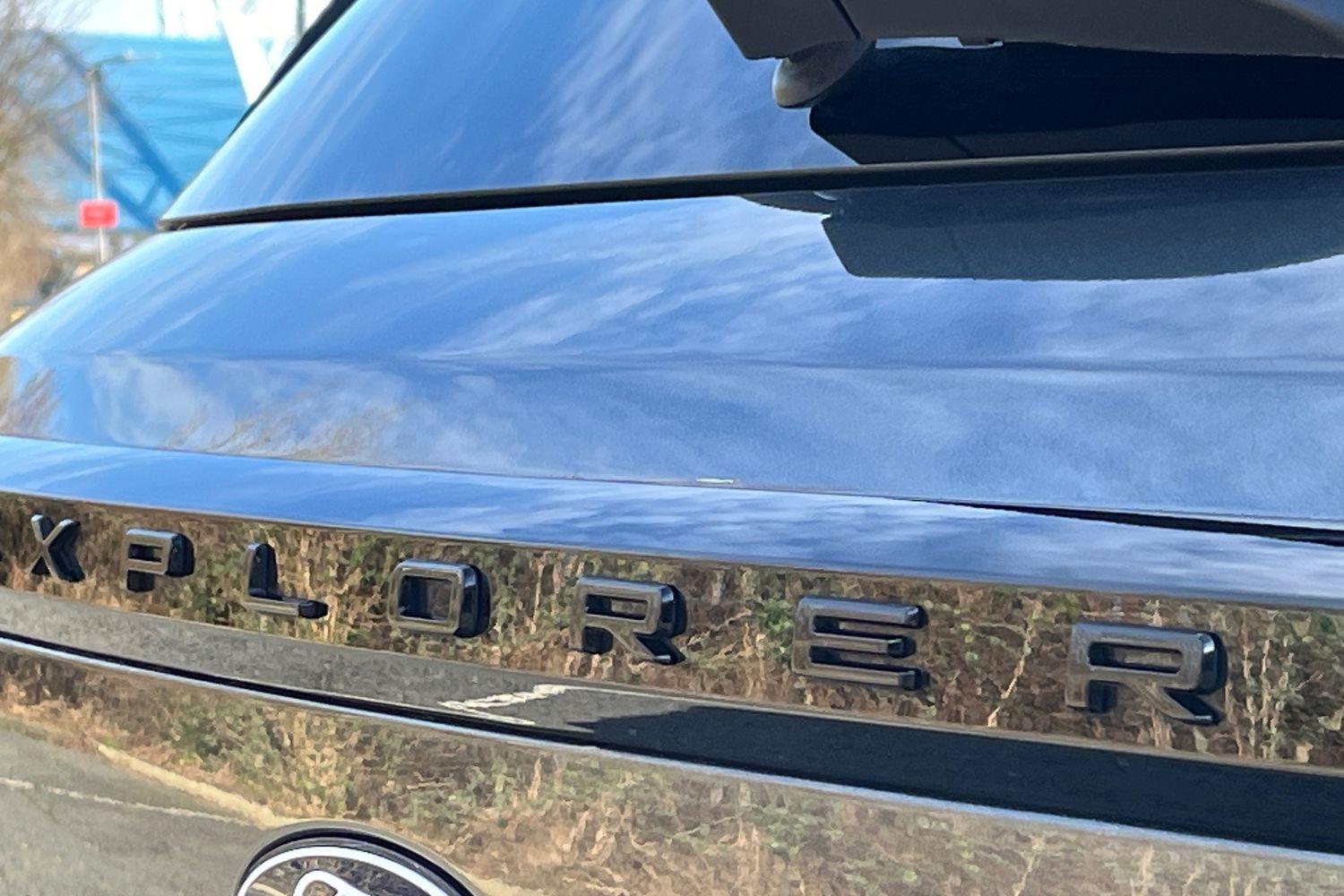 Ford EXPLORER Photo 38