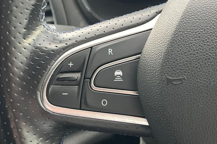 Renault MEGANE Photo autoimg-7b0d932d857ac7ce6ad03a9b1133e6f530d5528f.jpg