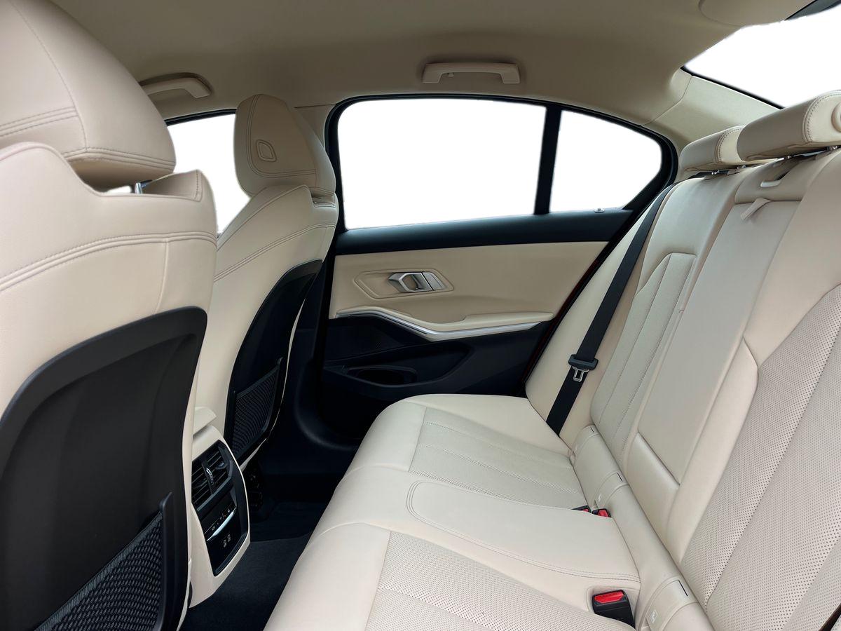 BMW 3 Series Photo 3