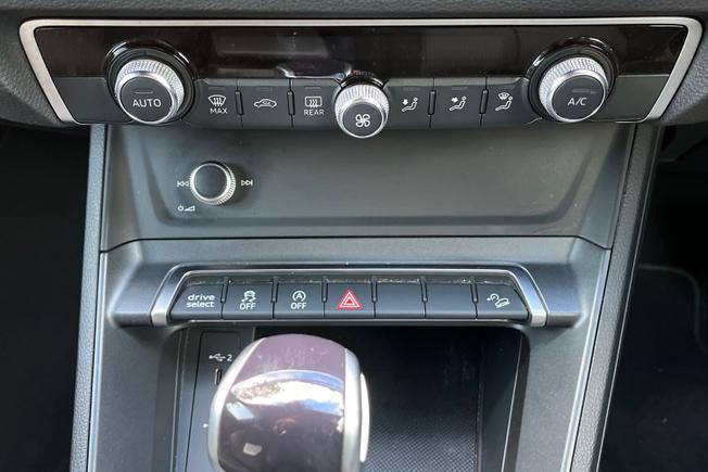 Audi Q3 Photo 23