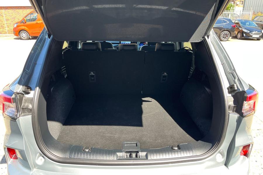 Ford Kuga Photo autoimg-7b17ba9fdd1eb80c27ac13dbd04e868a9b2132f3.jpg