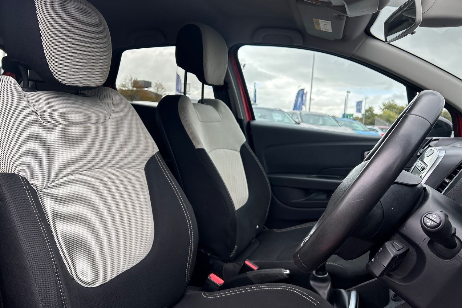 Renault CAPTUR Photo 16