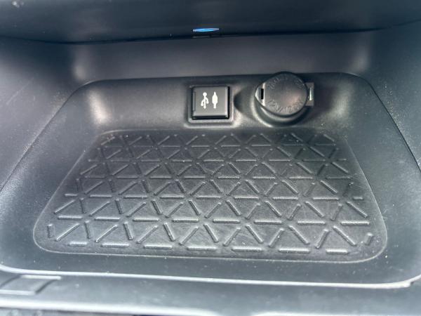 Toyota RAV4 Photo autoimg-7b19bae7c892994702d1b1e65ffc0389919388f3.jpg