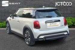 MINI Hatch Photo 3