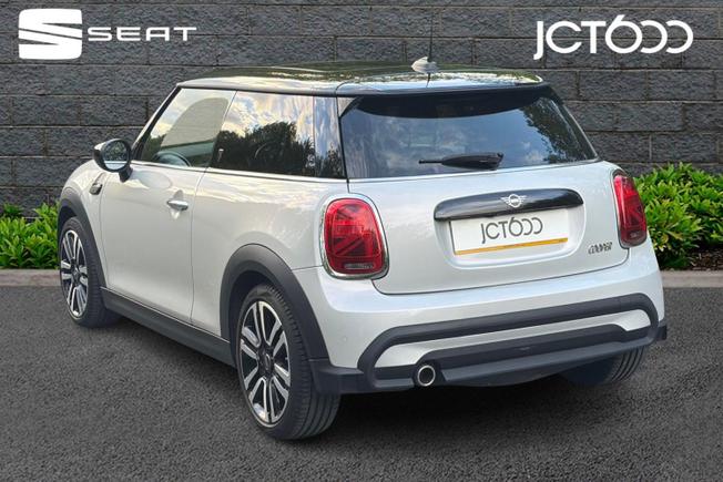 MINI Hatch Photo 3