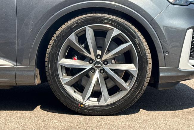 AUDI Sq7 Photo 5