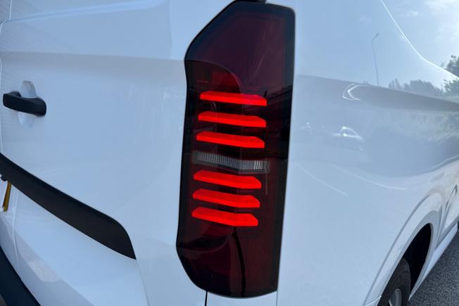 VOLKSWAGEN Transporter Photo 18