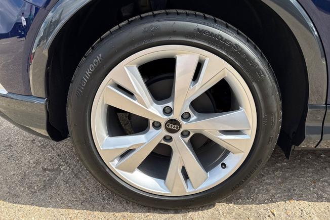 Audi Q4 Photo 40