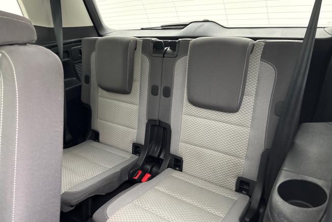 VOLKSWAGEN Touran Photo 30