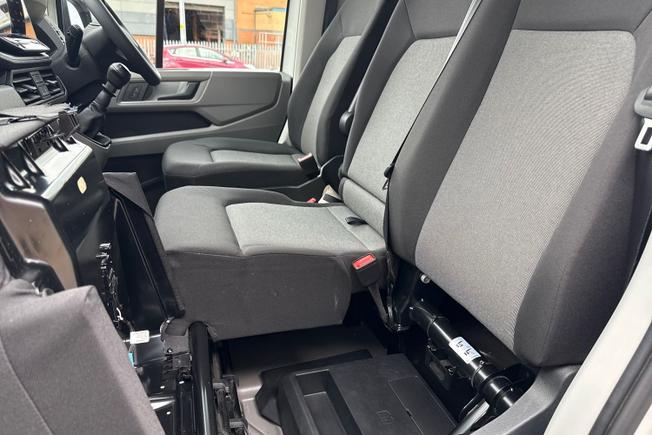 VOLKSWAGEN Crafter Photo 25