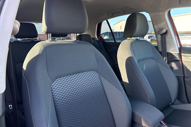 VOLKSWAGEN Golf Photo 27