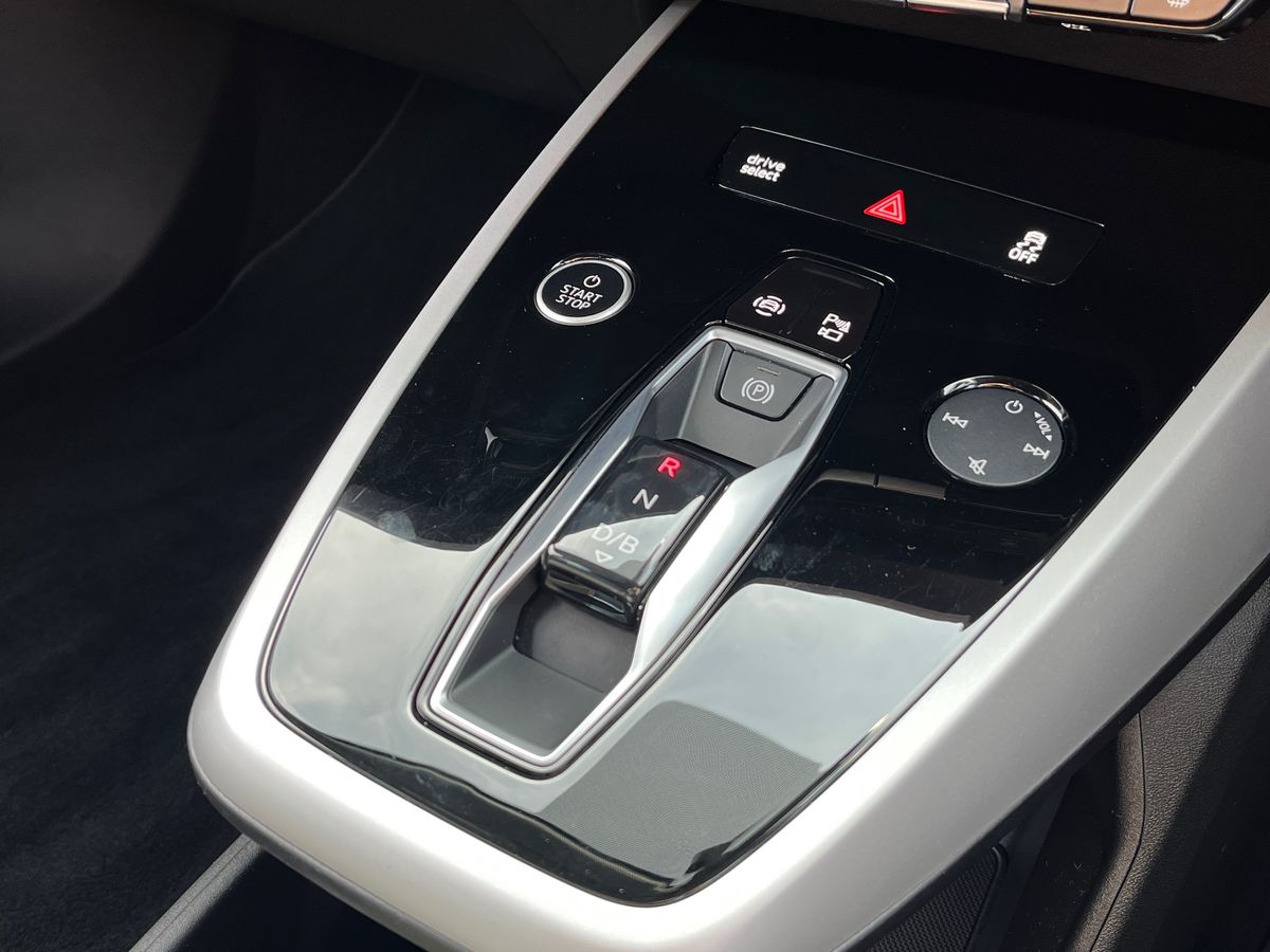 Audi Q4 e-tron Photo 13