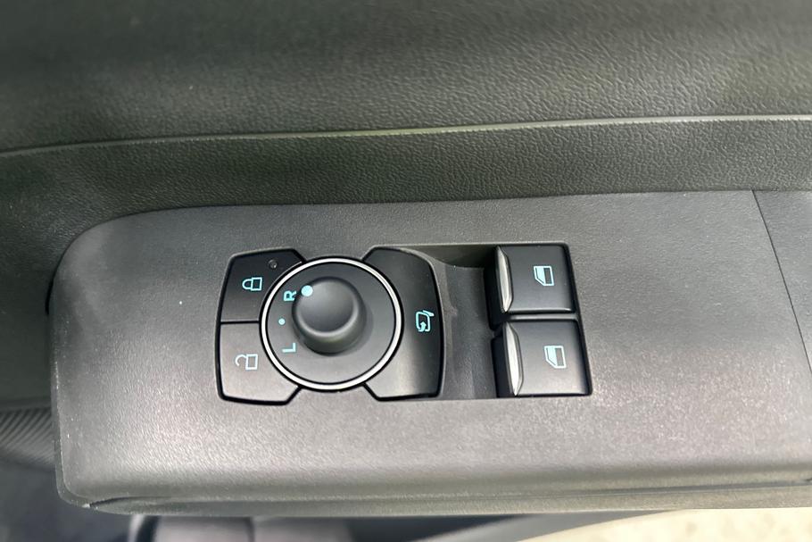 Used Ford E-TRANSIT COURIER LL75OWZ 7