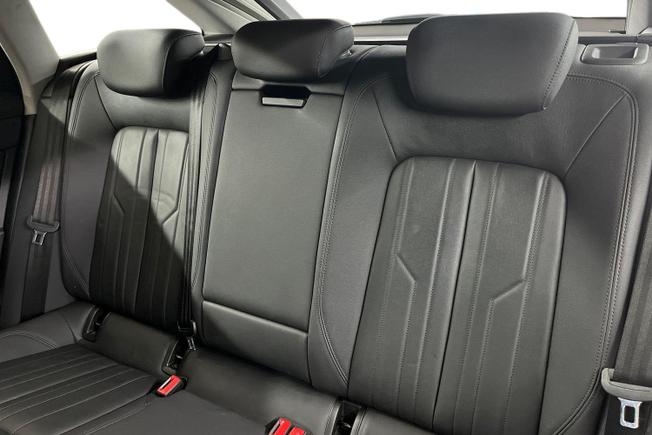 AUDI A6 Avant Photo 9