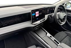 VOLKSWAGEN Passat Photo 2