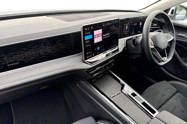VOLKSWAGEN Passat Photo 2