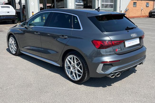 AUDI S3 Photo 26