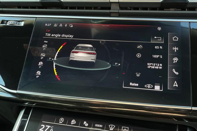 AUDI Q8 Photo 37