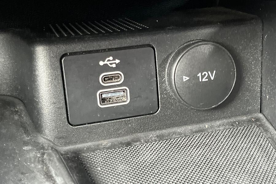 Ford KUGA Photo autoimg-7b3db706978022472109eb0209a7039769961590.jpg