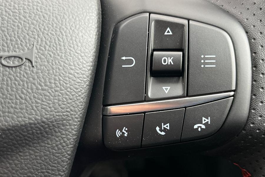 Ford FOCUS Photo autoimg-7b464c307701c5f2016e619ad966a18f39494816.jpg