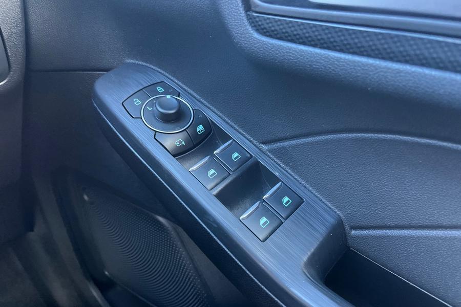 Ford KUGA Photo autoimg-7b465286f7946fb0955b27cdc4f92304a417cc1f.jpg