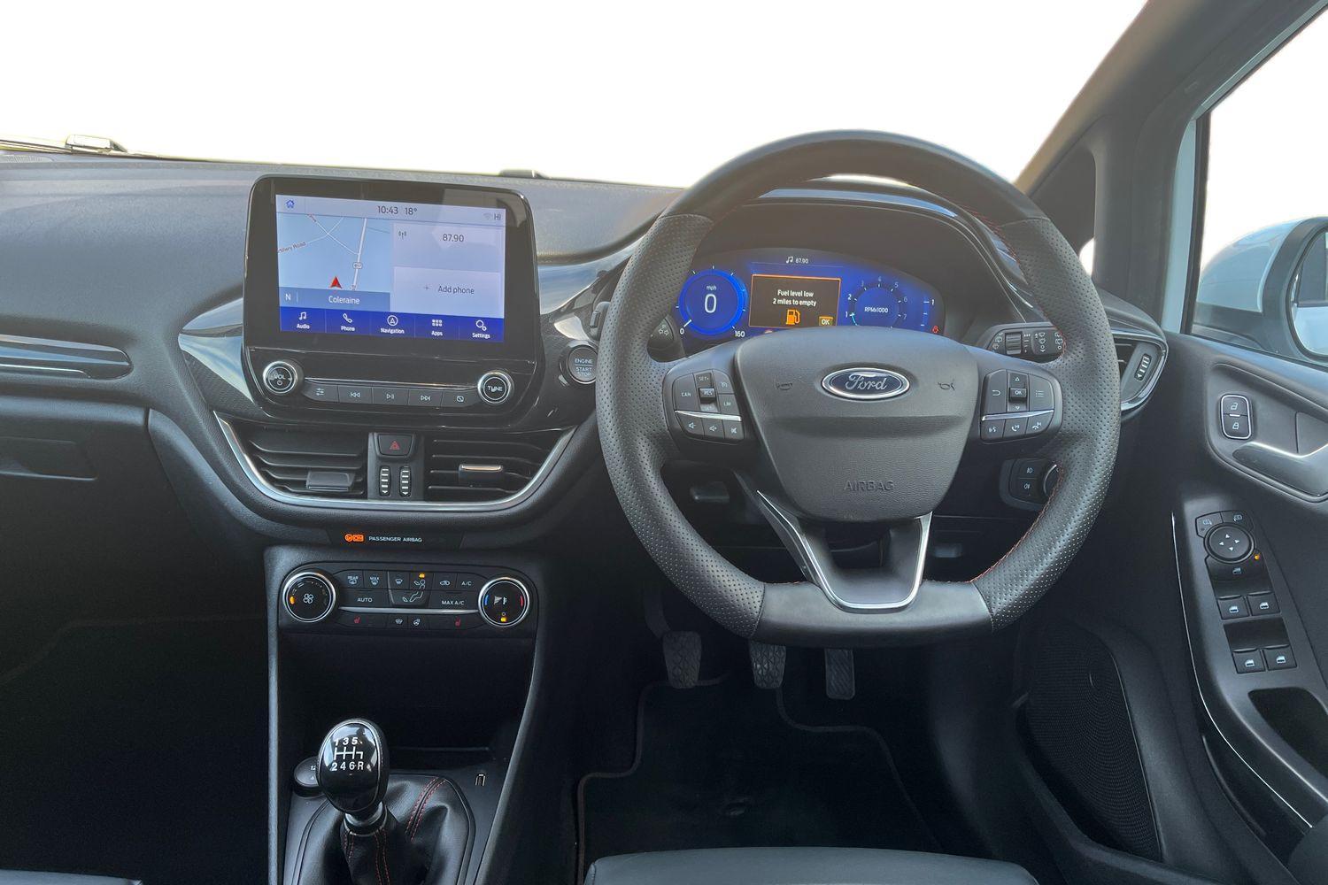 Ford FIESTA Photo 9