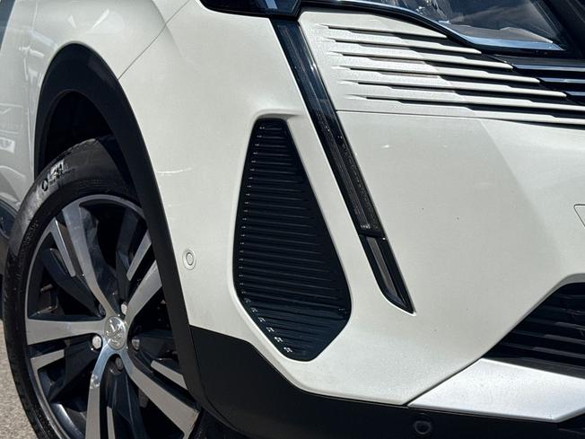 PEUGEOT 5008 Photo 21