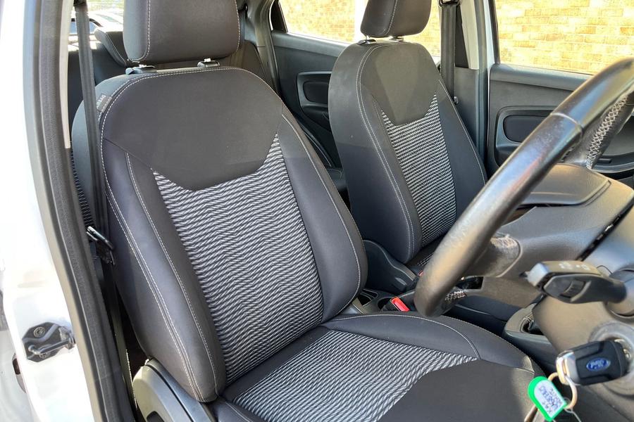 Ford KA+ Photo autoimg-7b5806e1f00c47e95deddced029f7bbf9a2a1877.jpg