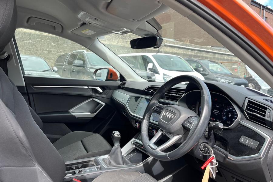 Audi Q3 Photo autoimg-7b581b24f6f3e787127496d271e3284db0e90a7b.jpg