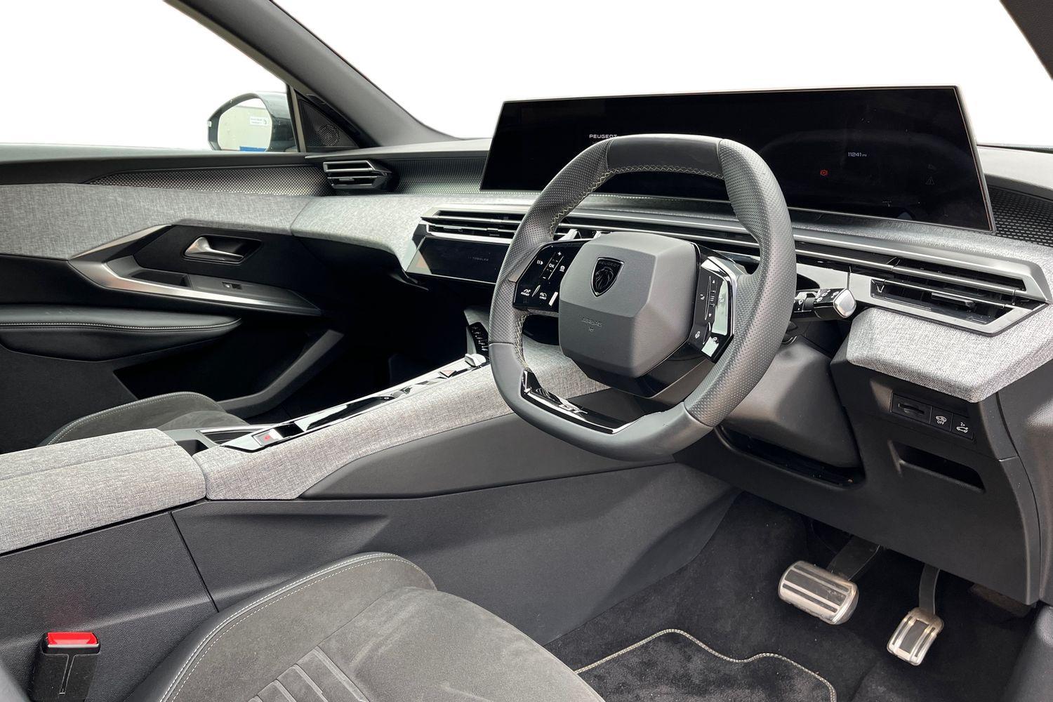 Peugeot E-5008 Photo 8