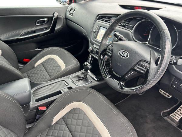 Kia Ceed Photo autoimg-7b5839987b941264c991329e2cdaf3e1f36622a7.jpg