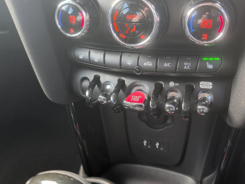 Used MINI Hatch YY68WFF 23