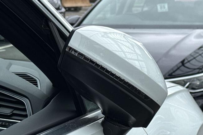 VOLKSWAGEN Tiguan Photo 48