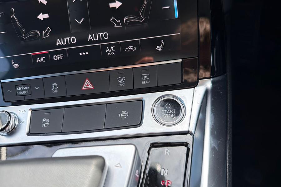 Audi E-TRON Photo autoimg-7b62335f2094b1c6c6263a55e0c9b938c5ffdd95.jpg