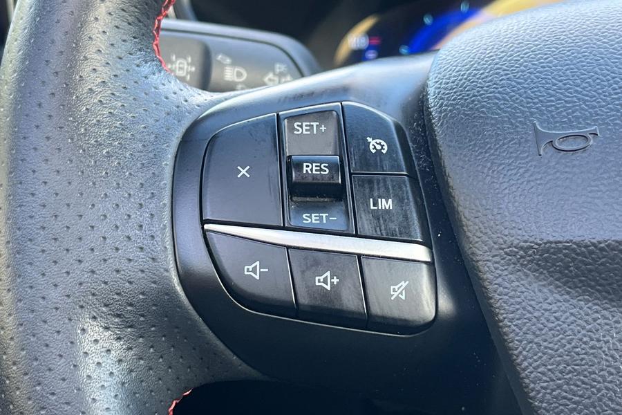 Ford KUGA Photo autoimg-7b6c3f68e8cde2d2fc8eaf187a53ce17e7ca2ca3.jpg