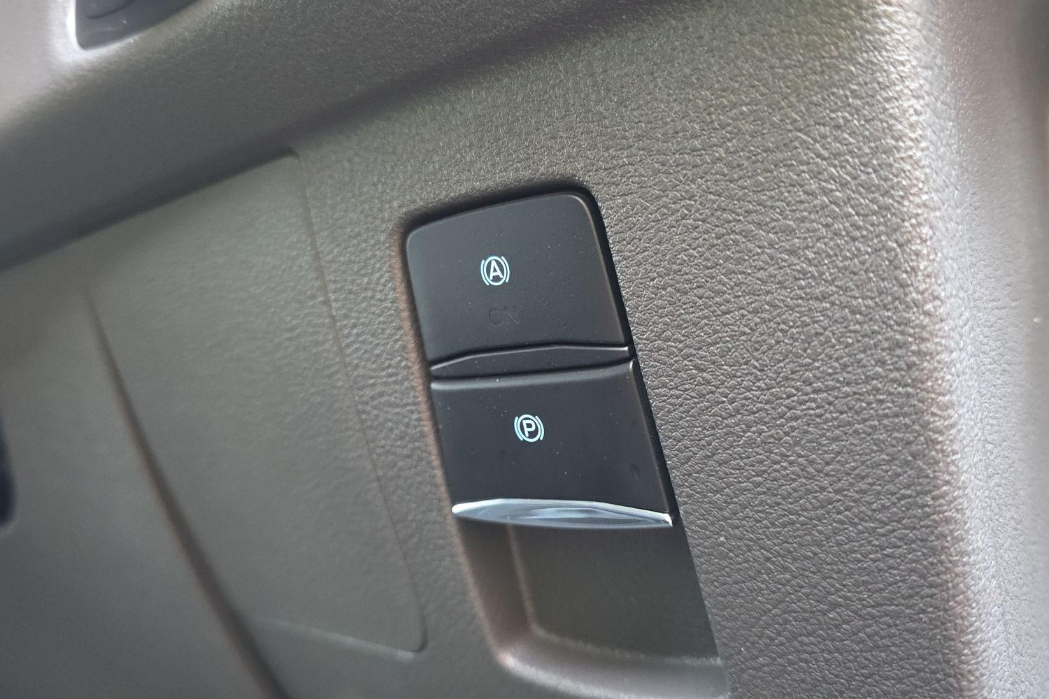 Ford E-TRANSIT Photo 28