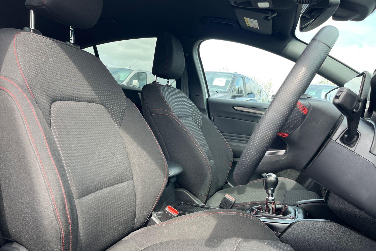 Ford FOCUS Photo 16