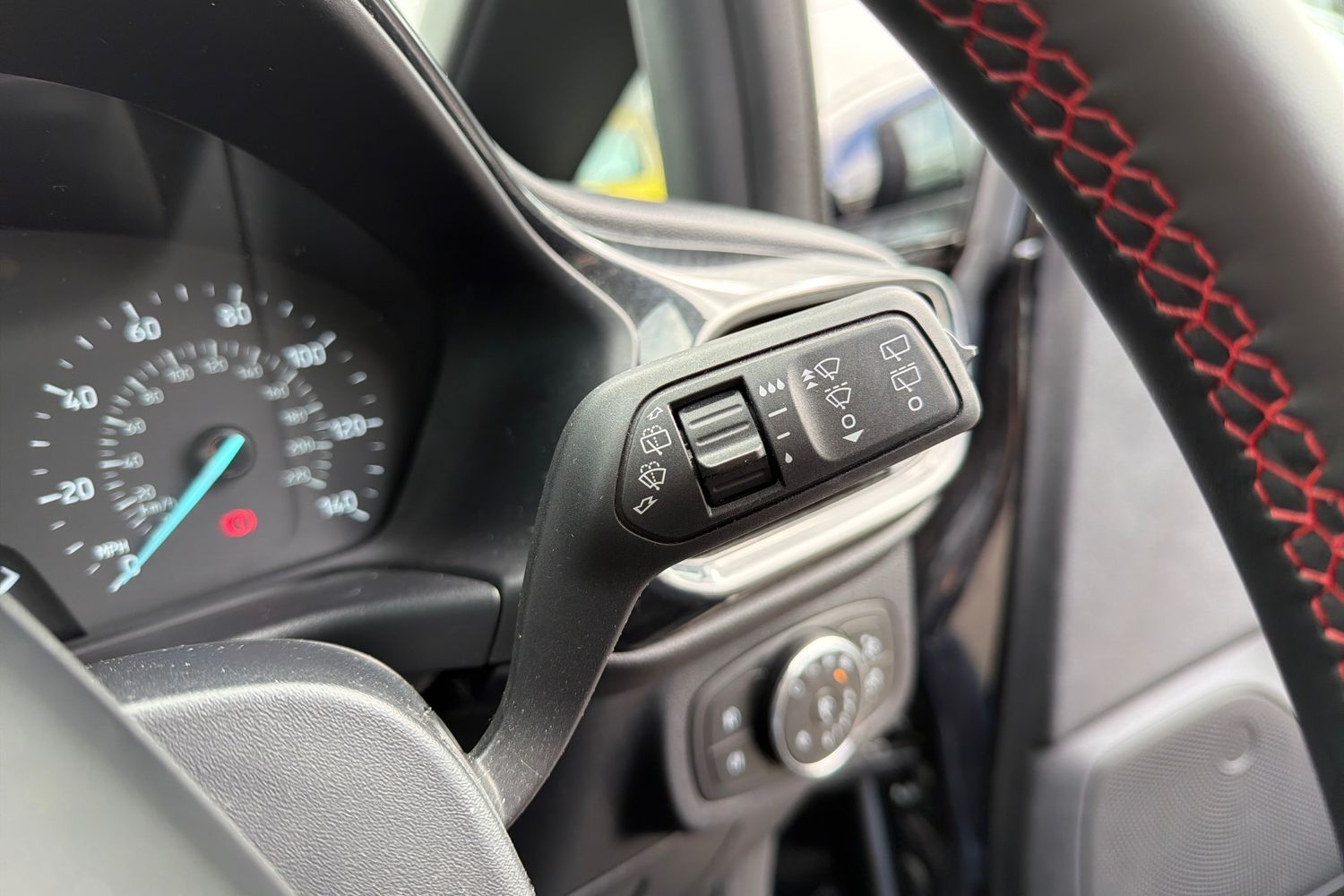 Ford FIESTA Photo 14