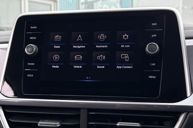 VOLKSWAGEN T-Roc Photo 13
