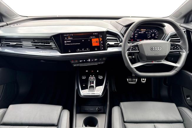 Audi Q4 Photo 10