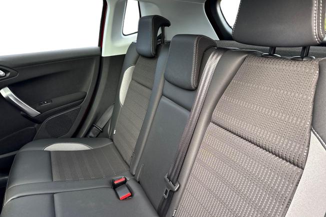 PEUGEOT 2008 Photo 9