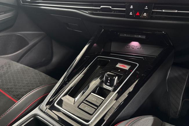 Volkswagen Golf Photo 23